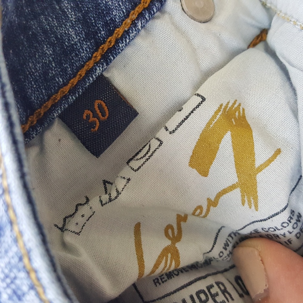 3/$30 // Cut Off Low-Rise Denim Jean Shorts - Picture 4 of 8